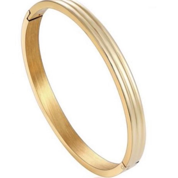 Simple Design Orbital Smooth Gold Bangle Bracelet - Picture 4 of 7
